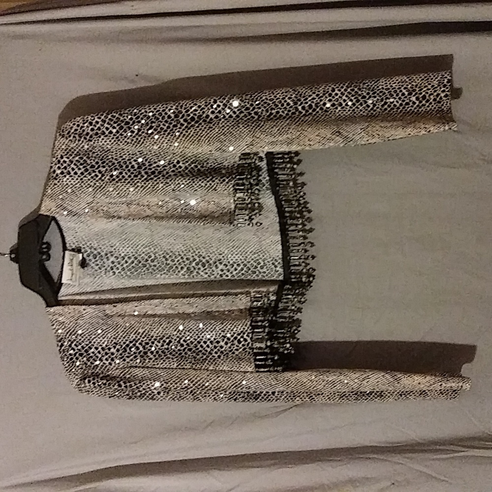 Joseph Ribhoff half shirt size 8 leopard or snake